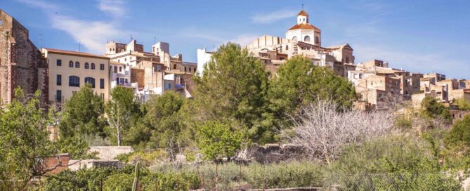 Poble i Església de Mont-roig